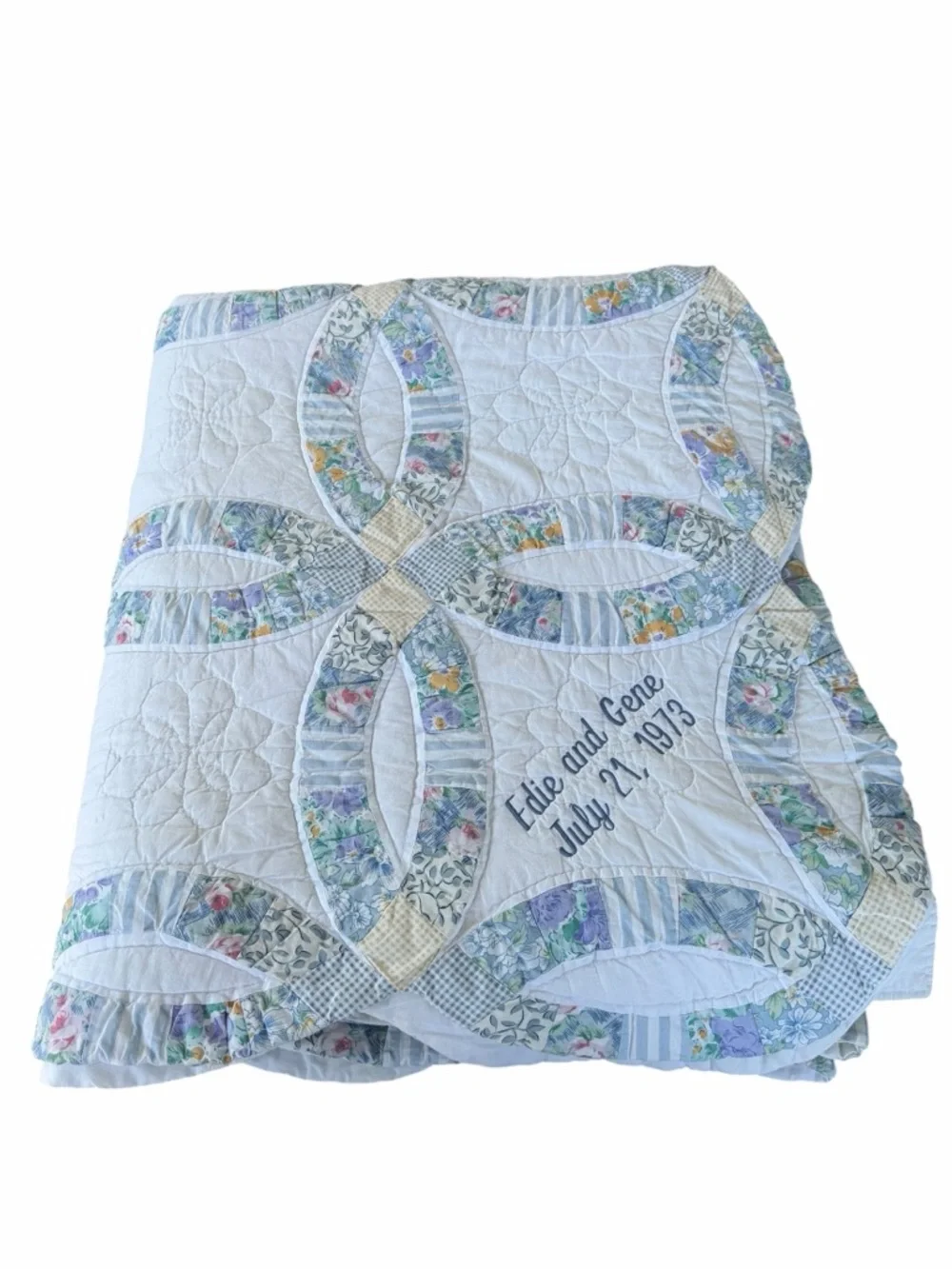 VTG Double Wedding Ring Quilt Hand Quilted Scalloped Edges Cottage Shabby King